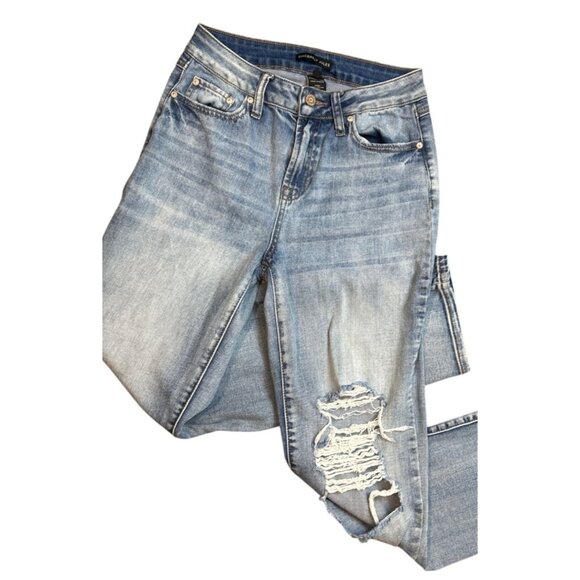 Sincerely Jules High Rise Destroyed Mom Jeans in Light Wash Size 1/25 - Picture 3 of 6